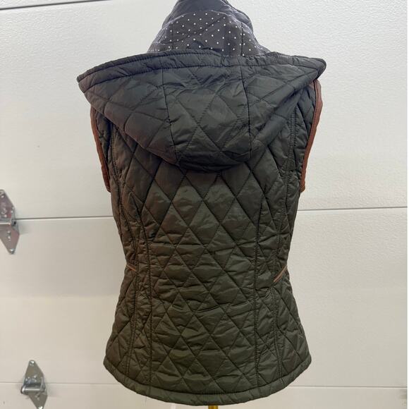 Altar'd State Quilted Vest with Detachable Hood - Picture 2 of 7